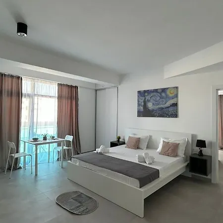 & Studiouri Amalin *