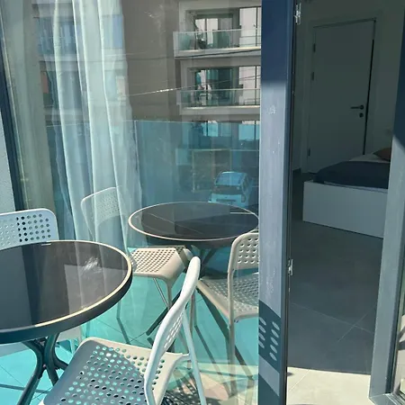 & Studiouri Amalin *